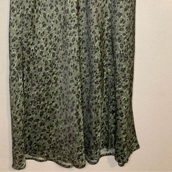 Olive/khaki green knee-length skirt - Picture 3 of 4